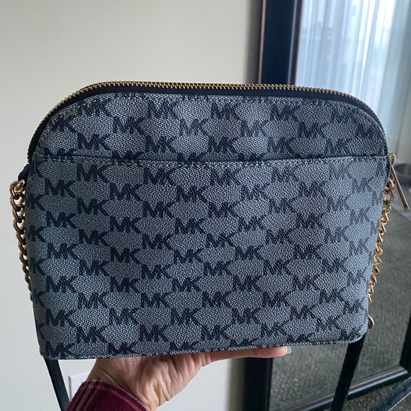 SOLD Michael Kors Crossbody - Picture 2 of 6